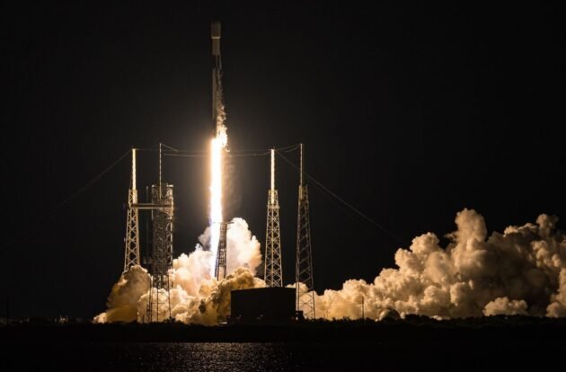 Lanzamiento de SpaceX Starlink, con futura conexión a satélites Kuiper